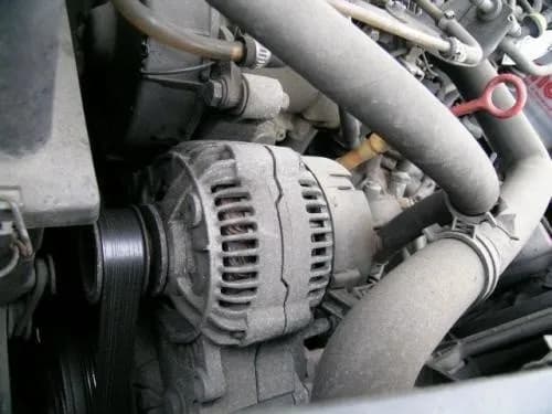Jak wymienić szczotki w alternatorze Passat B5 i uniknąć kosztownych napraw