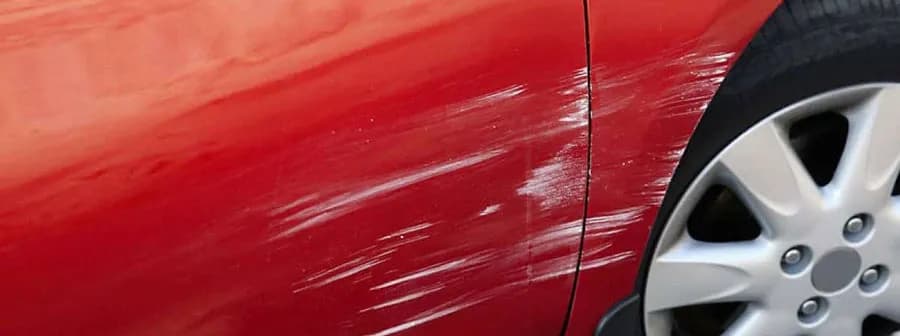 Jak polerować lakier w samochodzie, aby uniknąć uszkodzeń i zarysowań