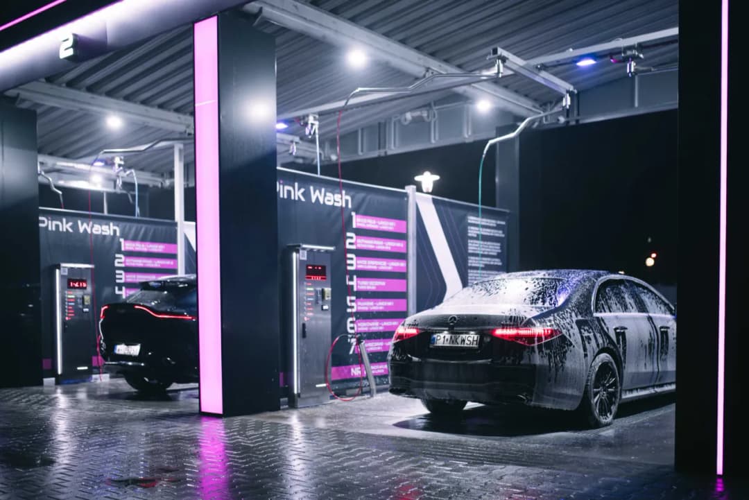 Jak działa myjnia samoobsługowa i jak uniknąć zarysowań lakieru