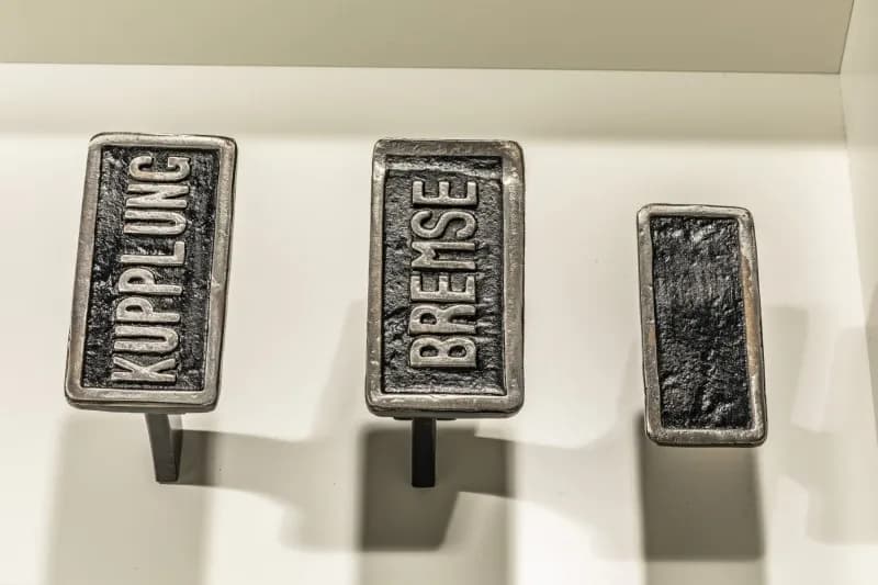 Gdzie jest gaz hamulec i sprzęgło? Odkryj ich rozmieszczenie w aucie